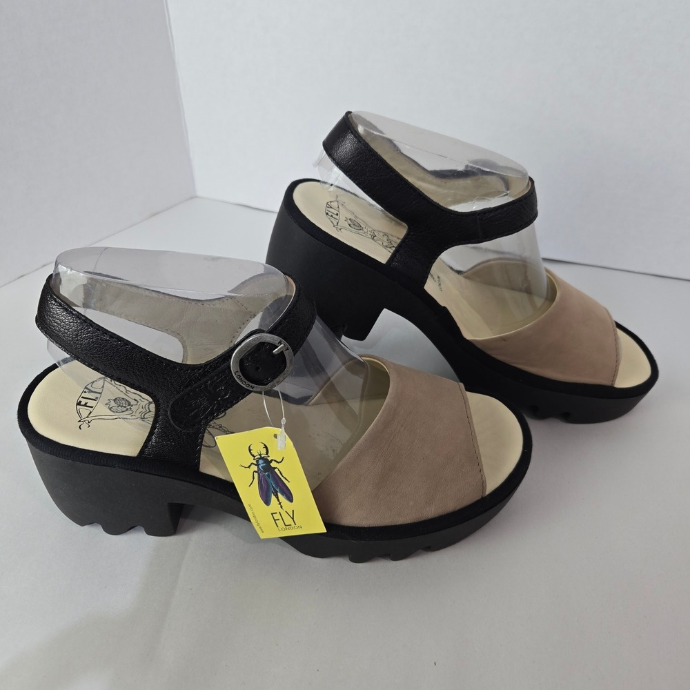 NWT Fly London Size 9 Platform Sandals Black Leather Sole Buckle Strap #1111 - Picture 5 of 11